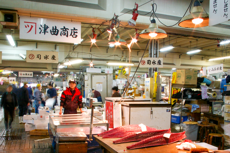 創業150年、津曲商店